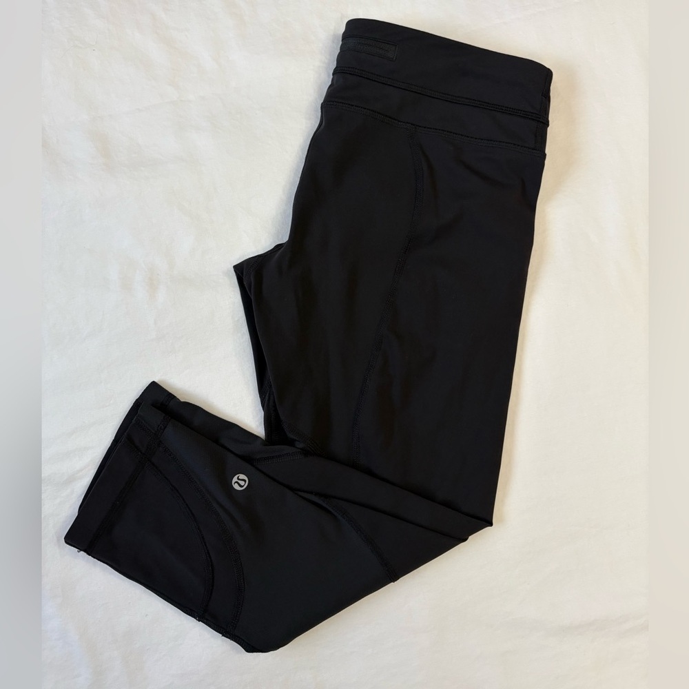Lululemon 22” Cropped Legging Size 8